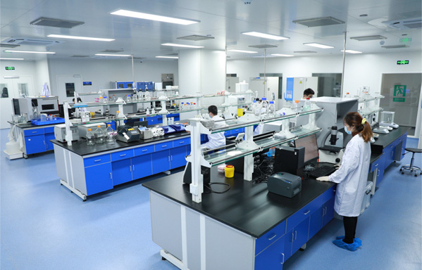 三叶草生物长兴工厂的实验室